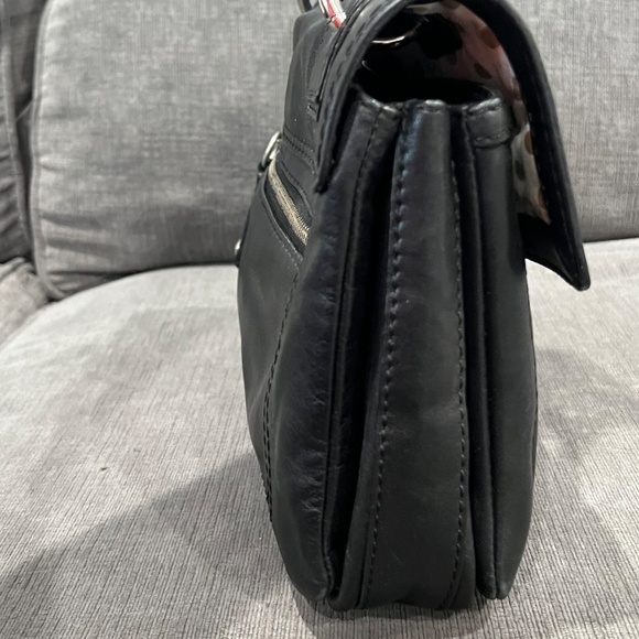 Vintage Coach Black Leather Shoulder Bag - Picture 4 of 13